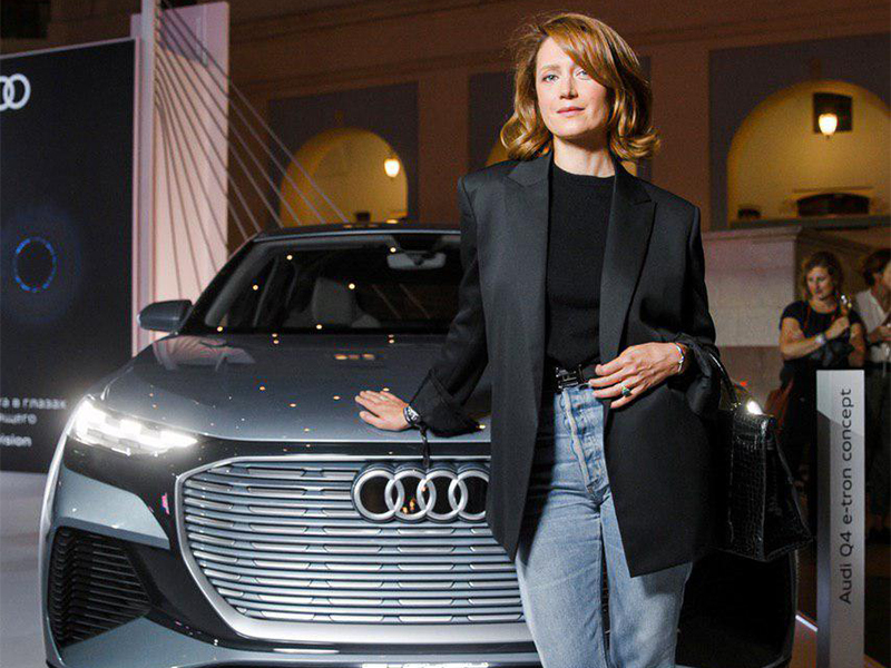 Виктория Исакова и&nbsp;Audi e-tron