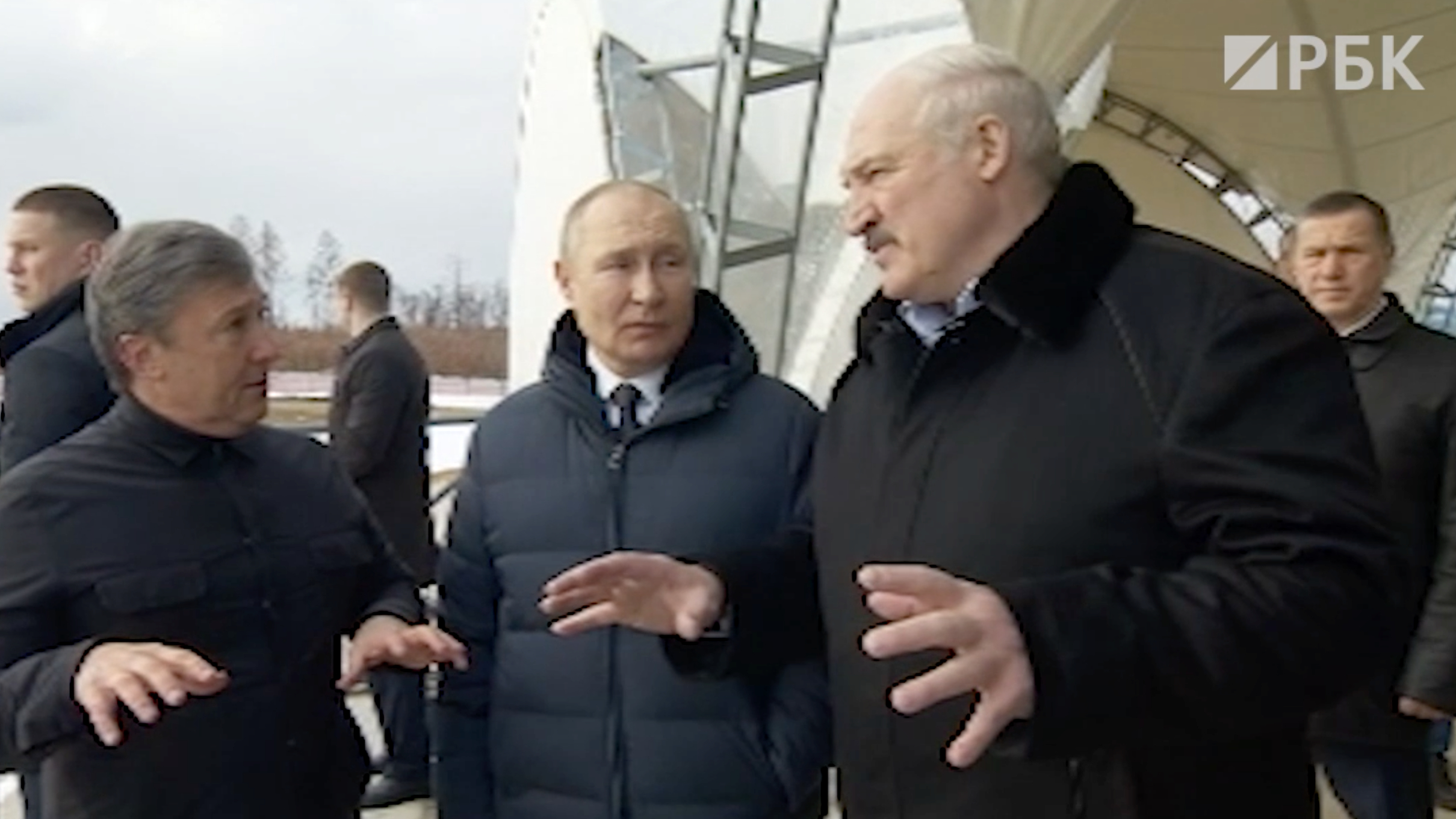 Путин попросил «Роскосмос» подготовить полет белорусского космонавта