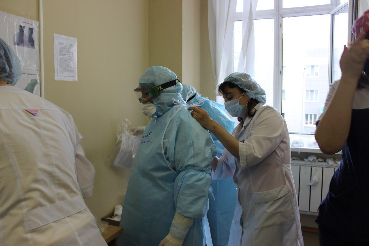 Территория COVID: врачи рассказали о работе в инфекционном госпитале