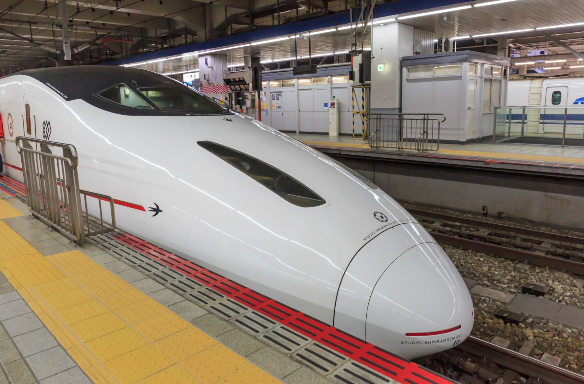 Сверхскоростной поезд &laquo;Синкансэн&raquo; в Японии