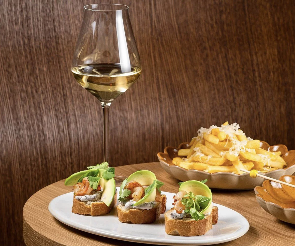 Стоит написать и про кухню, ведь автором ее концепции и вдохновителем является Владимир Шепилов