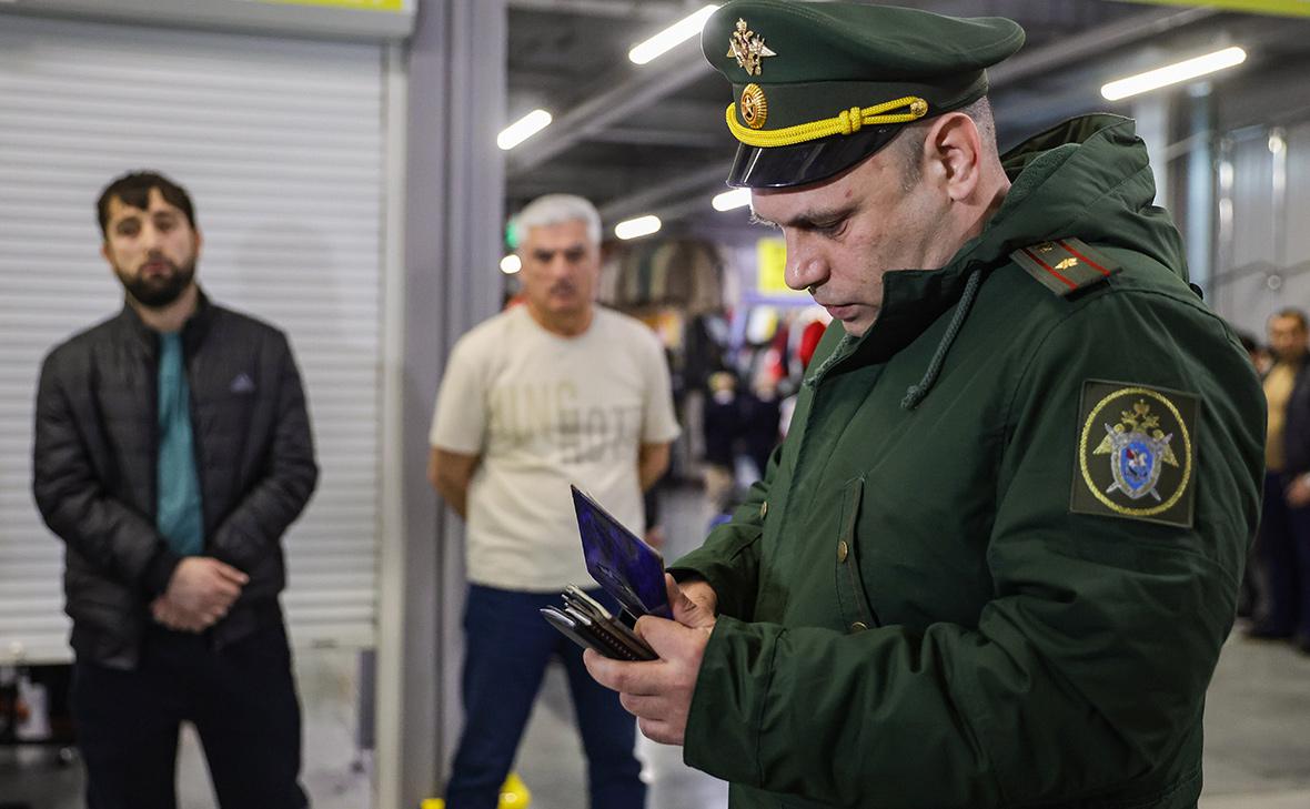 V Rusiji bodo po operaciji "Nelegal-2025" deportirali 19.000 tujcev