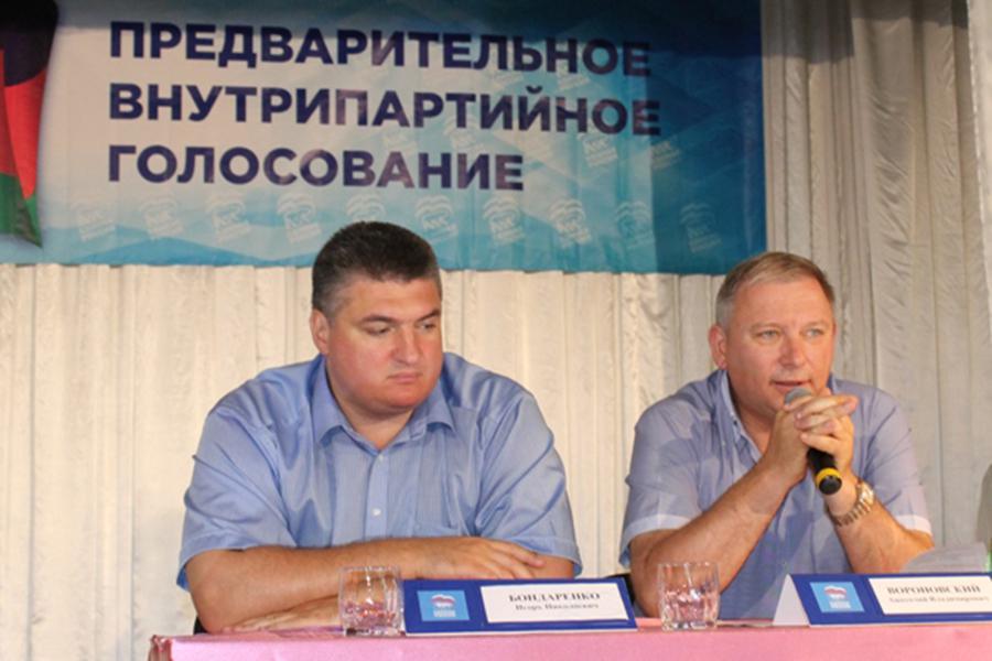 Анатолий Вороновский&nbsp;(справа) кандидат&nbsp;на пост главы Усть-Лабинского района, 2014 год