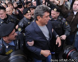 Б.Немцов и Э.Лимонов задержаны на Триумфальной площади