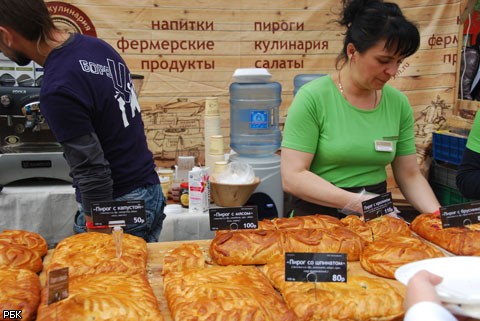 Встреча хипстеров со свеклой: Москву покормили фестивальной едой 