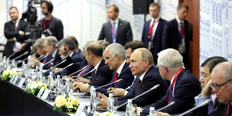 Не считая «бандита»: как рассадили инвесторов на встрече с Путиным
