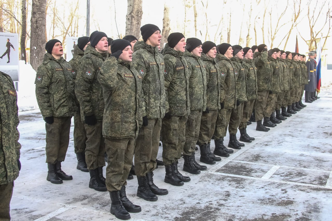 В военном учебном центре уже обучается более 100 человек