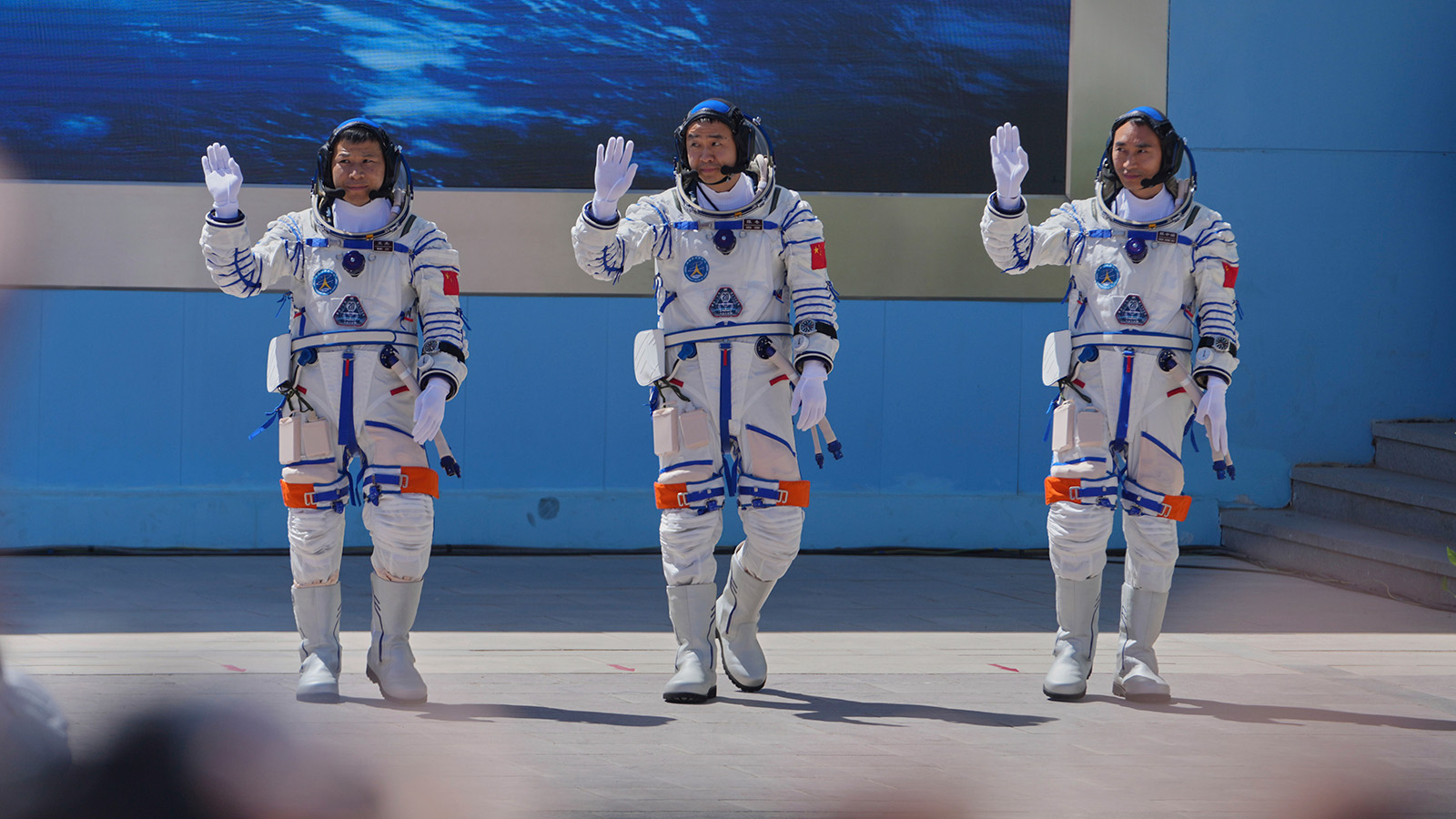 Астронавты: Чэнь Дун, Чэнь Чжунжуя и Ван Цзе