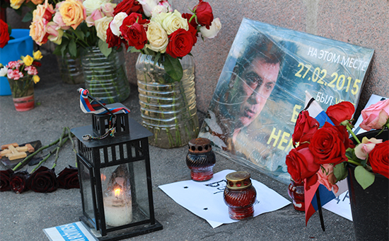 На месте убийства Бориса Немцова. 26 мая 2016 года

