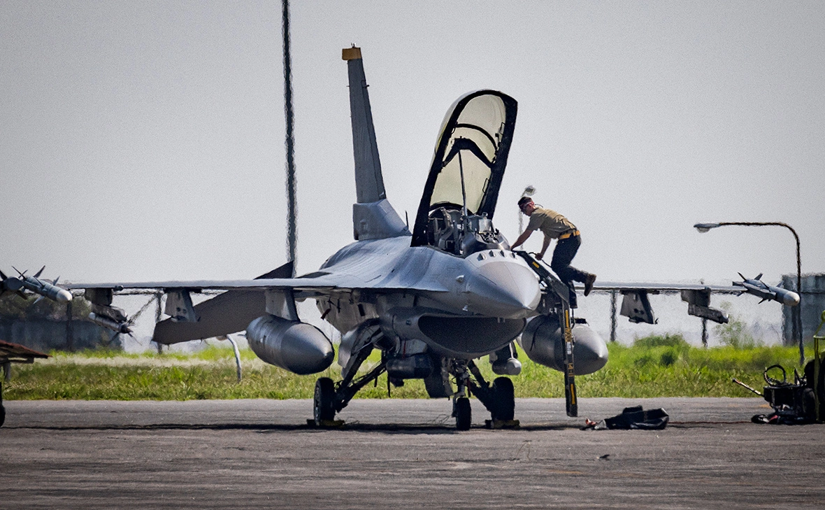 Ezra Acayan / Getty Images