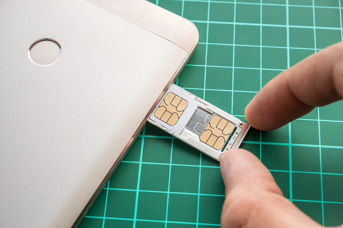 Один из первых способов сохранения контактов, который использовали, когда все сохранялось только на симку