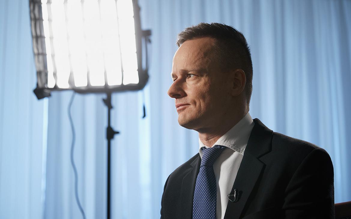 Сийярто призвал европейских политиков «не подрывать» мирный план Трампа