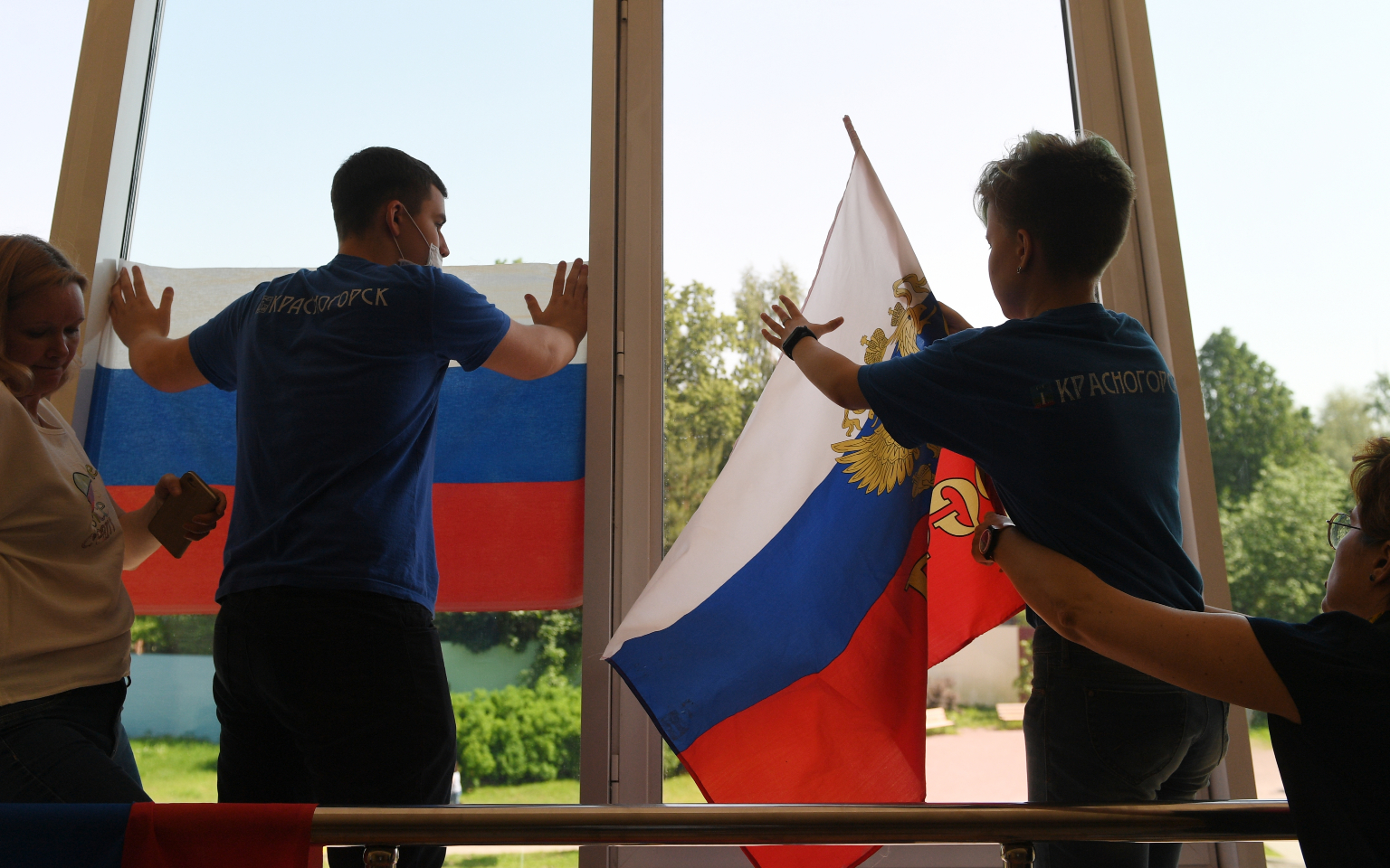 Онлайн-ретейлеры увидели спрос на флаги и фейерверки перед Днем России