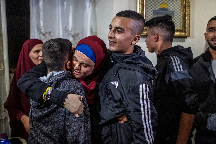 Палестинская&nbsp;заключённая Исра&nbsp;Джаабис&nbsp;в кругу&nbsp;семьи&nbsp;в районе Джабель Мукабер,&nbsp;Иерусалим