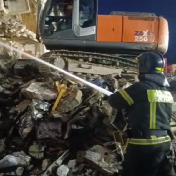 В Белгороде спасли 17 человек из-под завалов обрушившегося подъезда