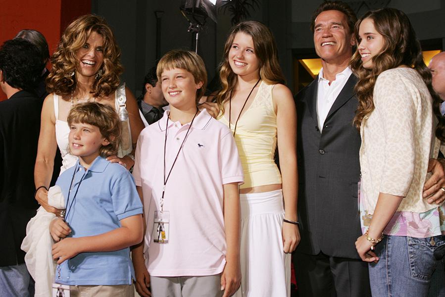 Арнольд Шварценеггер и его жена Мария Шрайвер со своими детьми Крисом, Патриком, Кристиной и Кэтрин