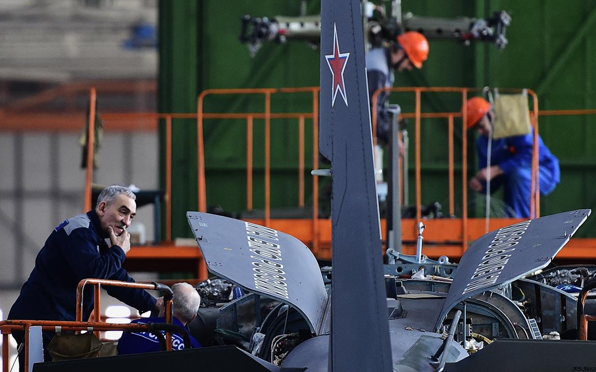 Медведев заявил о кратном росте выпуска военной продукции