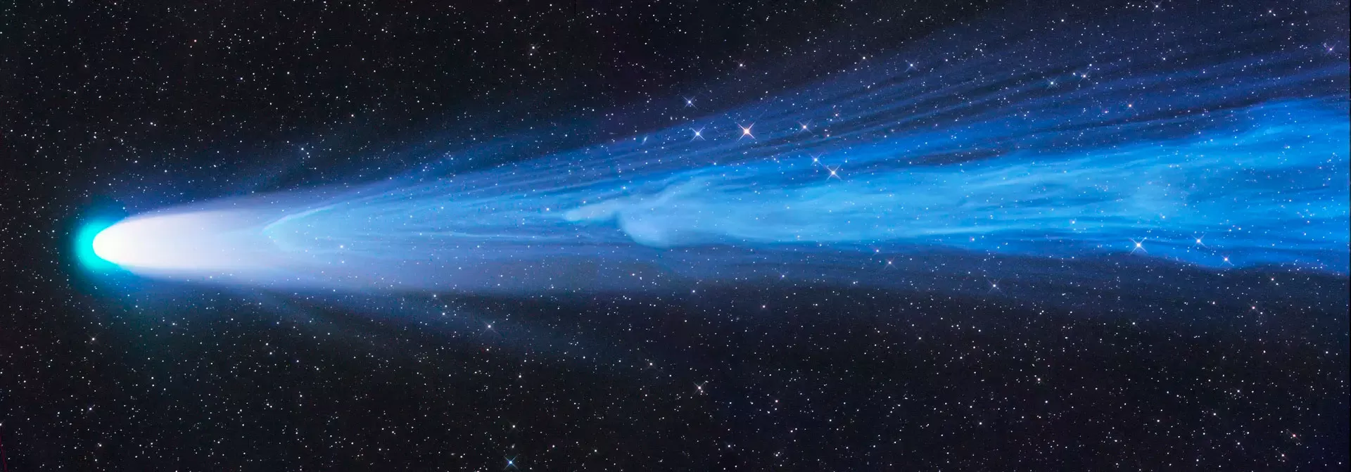 <p>Ретроградная долгопериодическая комета, обнаруженная в начале 2021 года астрономом Грегори Дж. Леонардом</p>