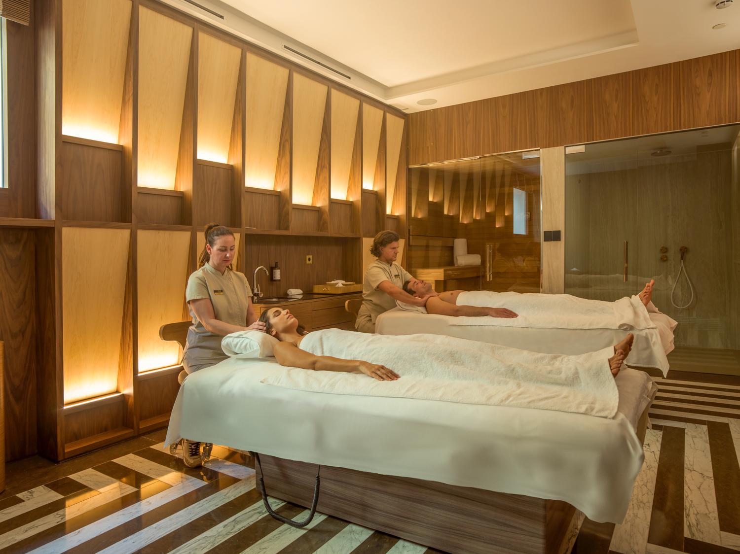 Массаж для двоих