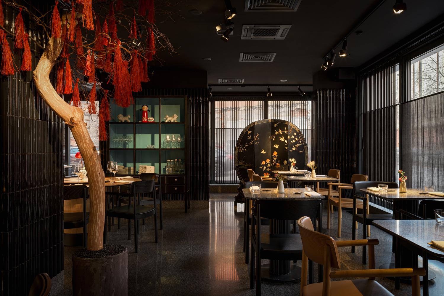 Интерьер ресторана Mad Asian BBQ