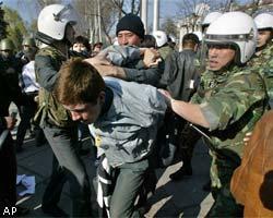 Беспорядки в Бишкеке, слышны звуки выстрелов