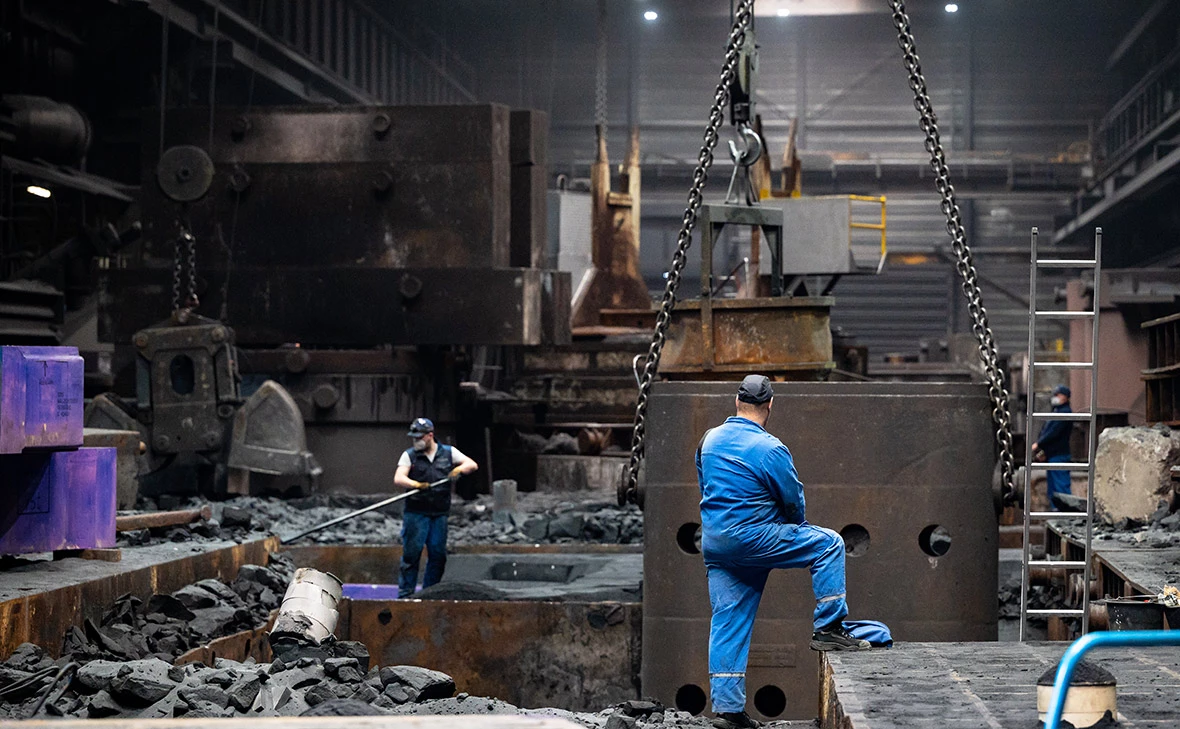 Sascha Schuermann / Getty Images