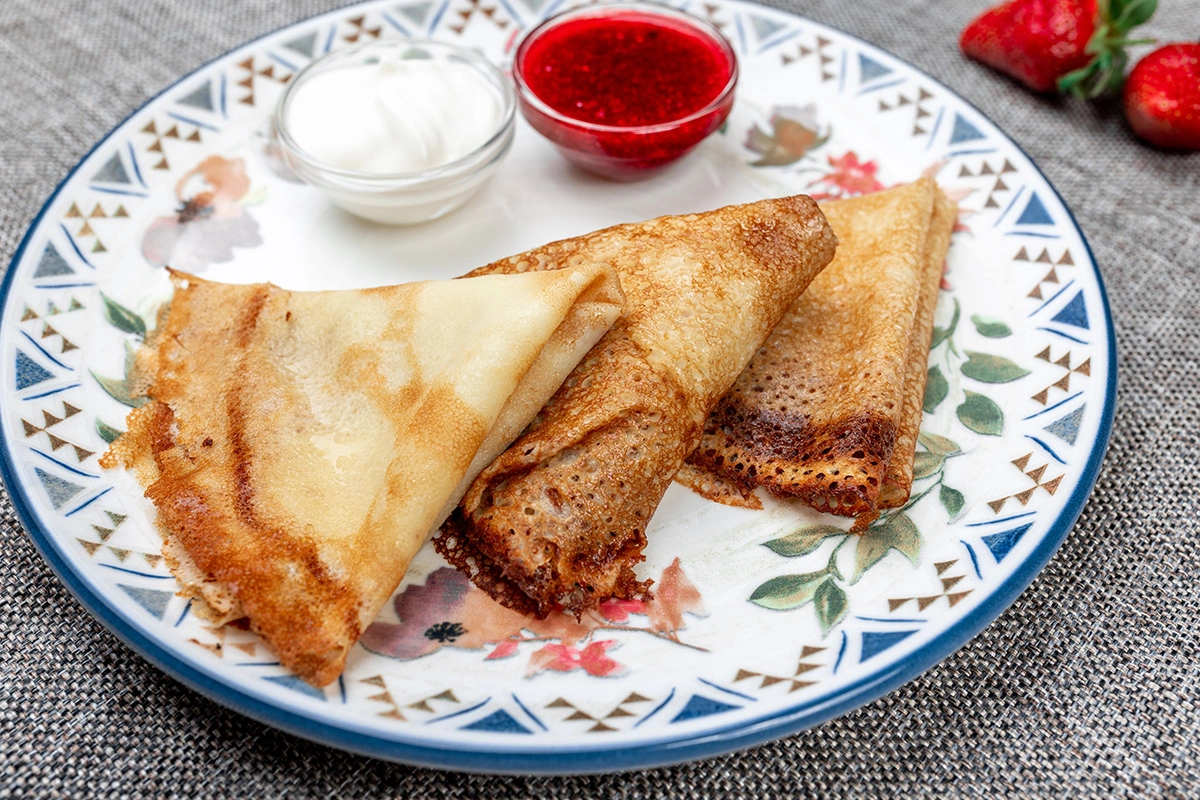 Вкуснее, сытнее и полезнее будет блинчик с мясом, рыбой, нежирным творогом или творожным сыром