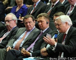 На форуме в Петербурге было заключено 50 соглашений на 15 млрд евро