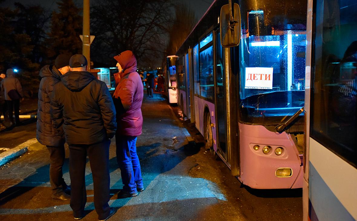 Массовая эвакуация мирных жителей Донецке