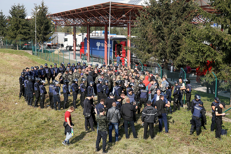 Полиция окружила противников&nbsp;Михаила Саакашвили


