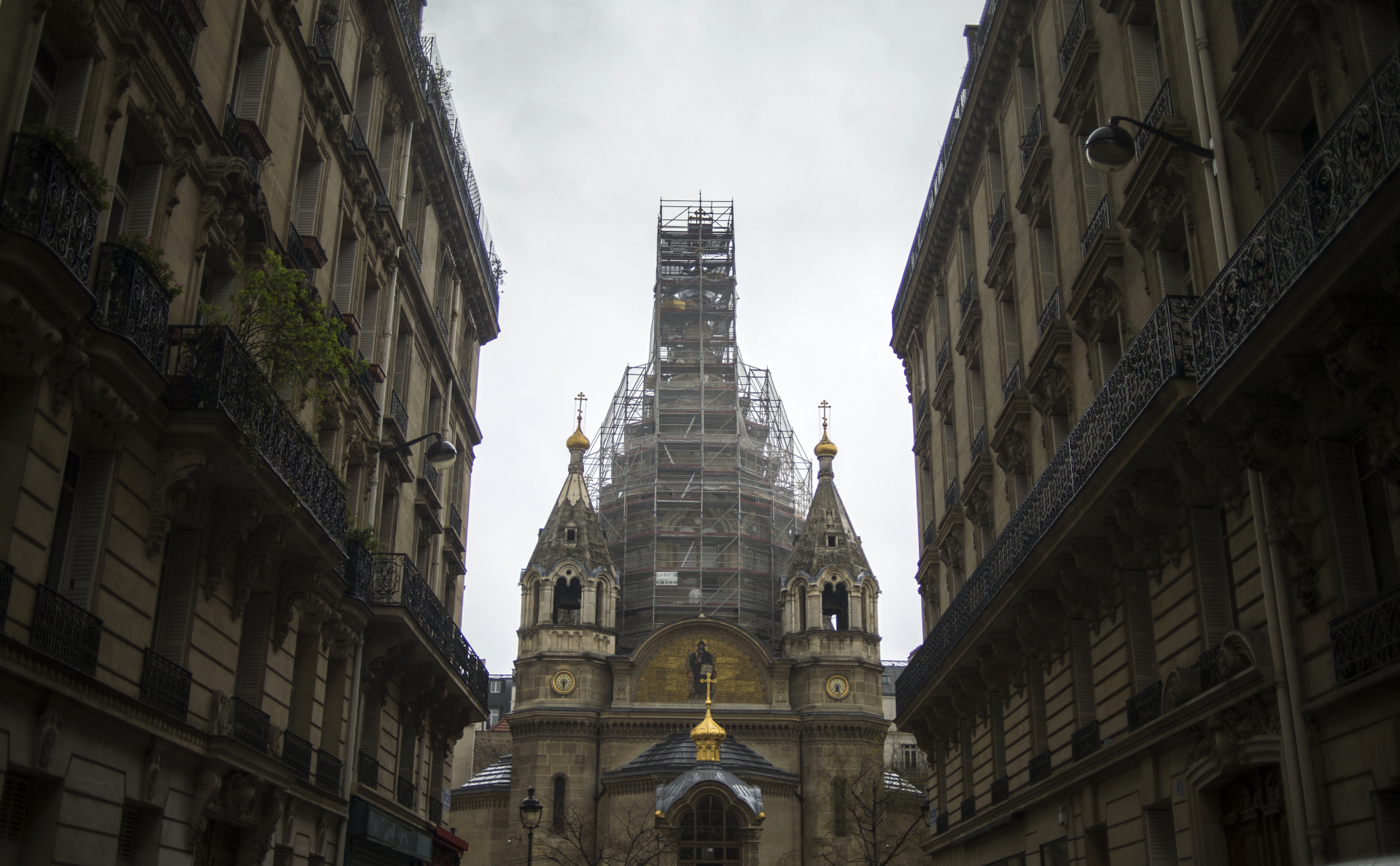 Вид&nbsp;на Свято-Александро-Невский кафедральный собор в Париже