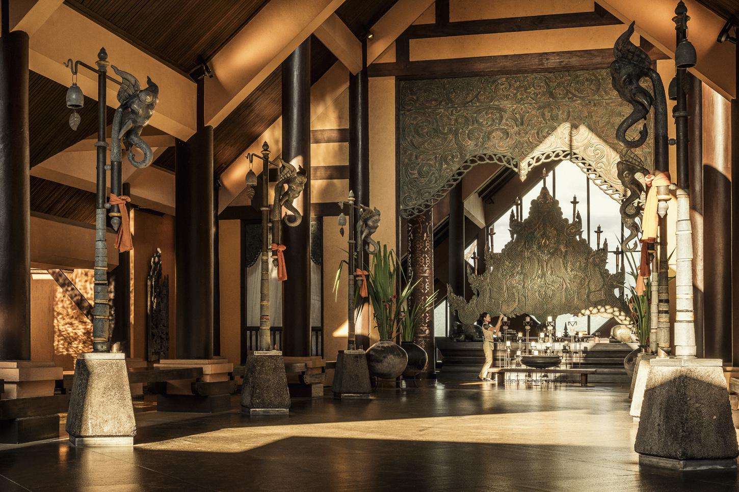 Лобби отеля Anantara Golden Triangle Elephant Camp &amp; Resort