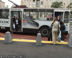 Сломавшийся троллейбус парализовал движение в центре Москвы