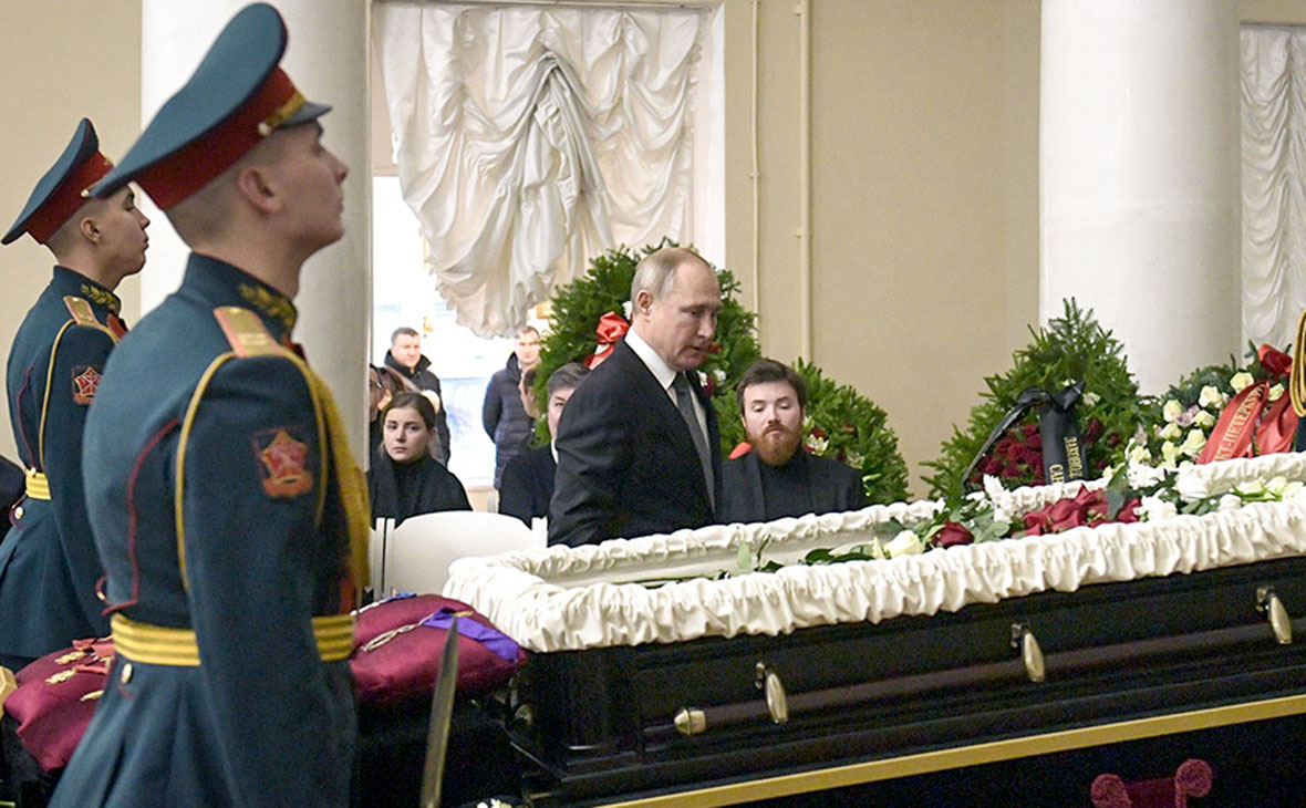 Владимир Путин на церемонии прощания с Людмилой Вербицкой