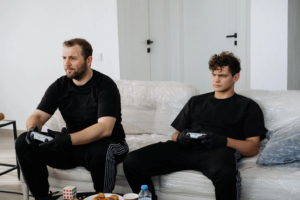 Максим Стоянов и Слава Копейкин на съемках фильма «Пропавший»