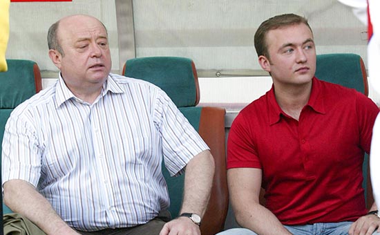 Директор внешней разведки РФ Михаил Фрадков (слева) с младшим сыном Павлом