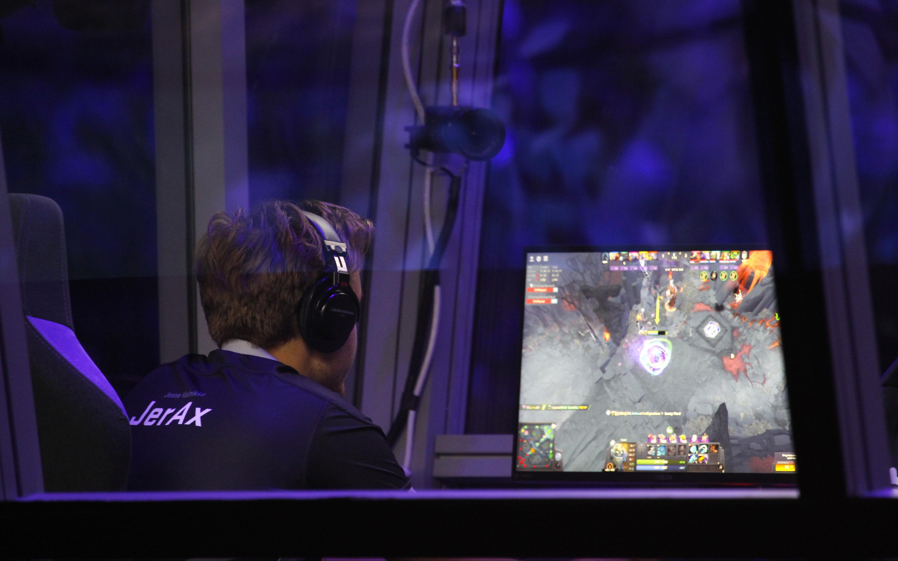 Российский игрок покинул украинскую киберспортивную команду по Dota 2