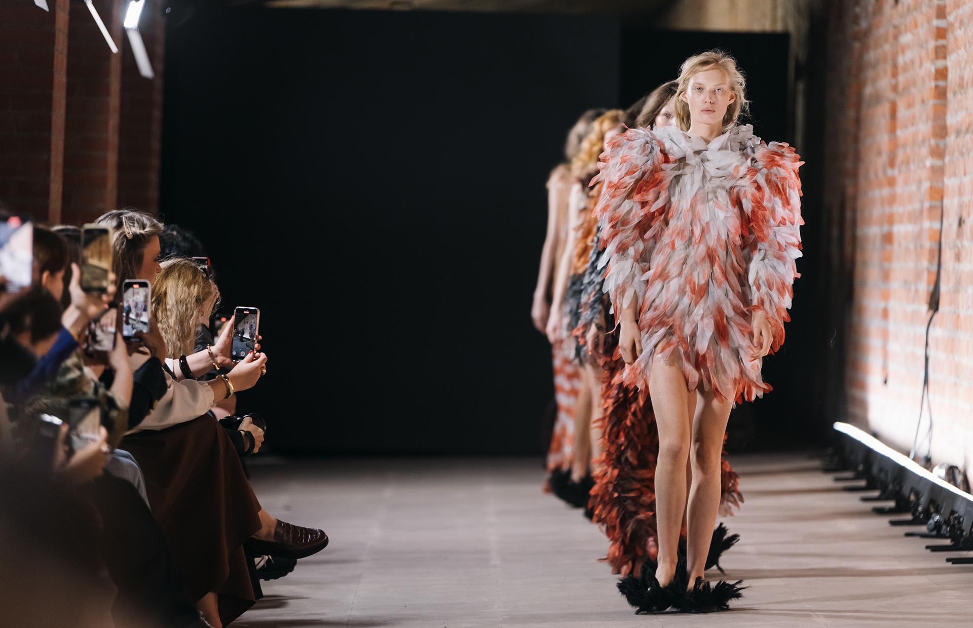 Показ Alena Akhmadullina