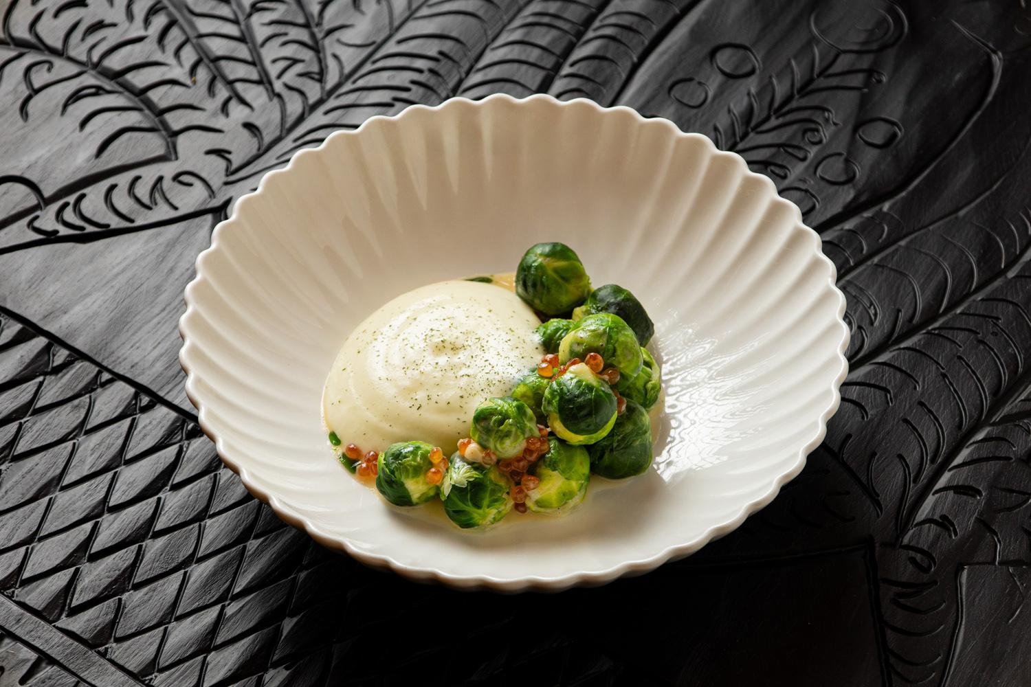 Блюда из меню ресторана&nbsp;&laquo;Машенька&raquo;: &laquo;голубчики&raquo; из краба с картофельным муслином