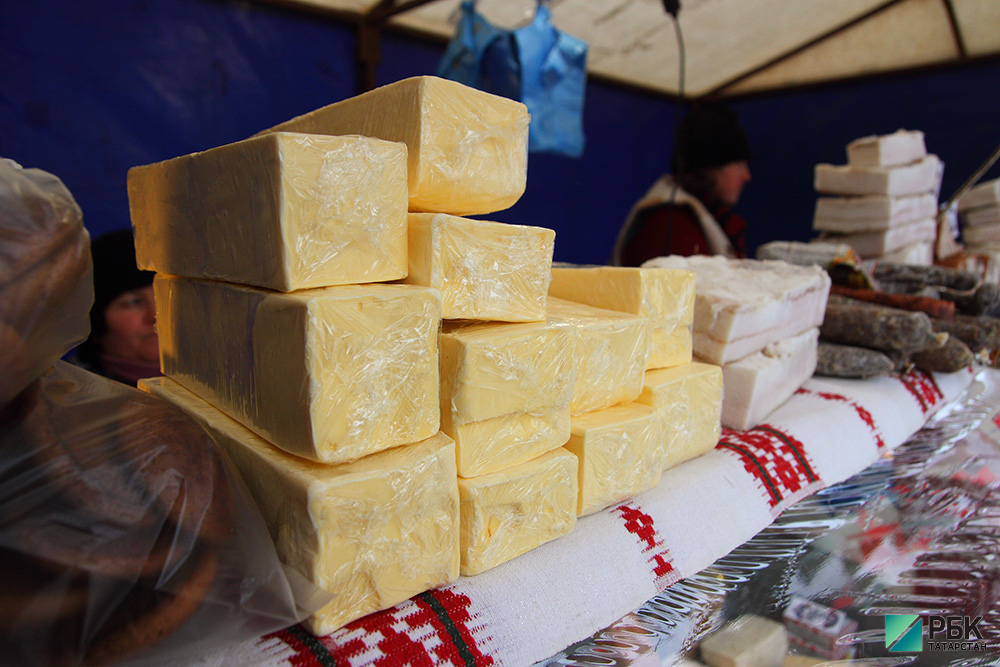 Поддельные сыр и сливочное масло чаще сбывают на городских рынках