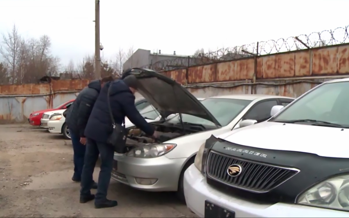 Угнанную 15 лет назад Toyota Camry вернули водителю из Новосибирска
