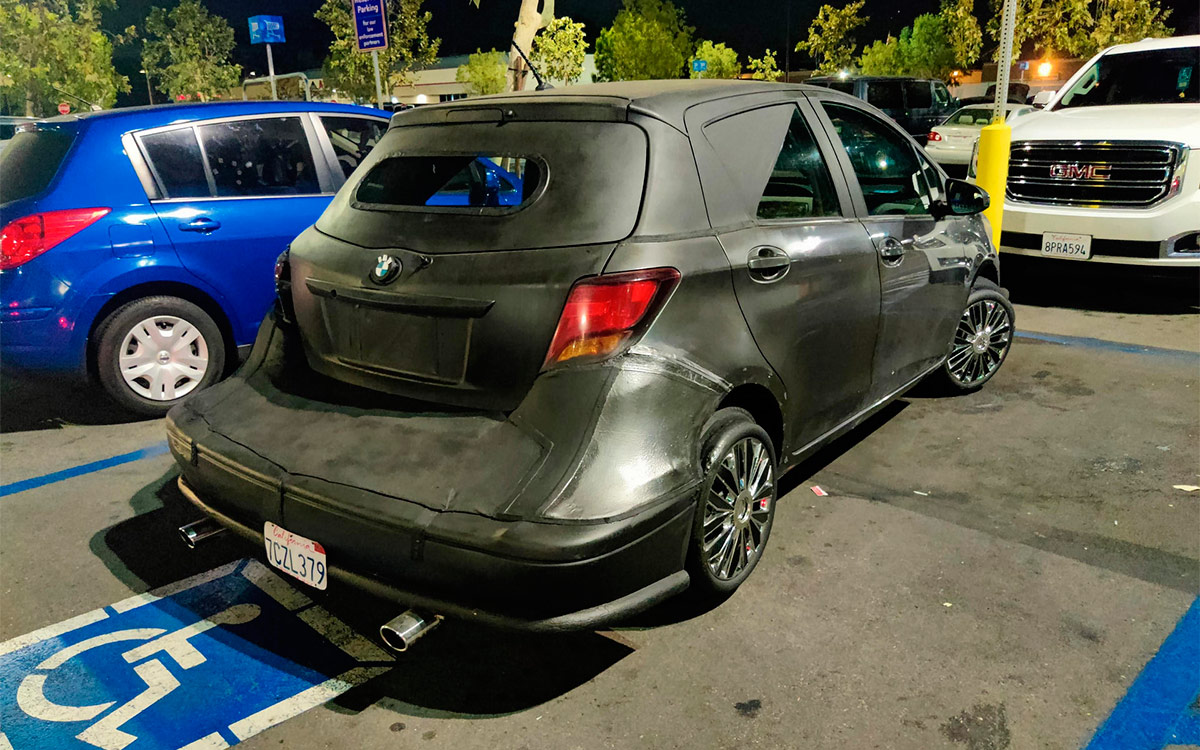 В Калифорнии заметили очень странный Toyota Yaris. Фото