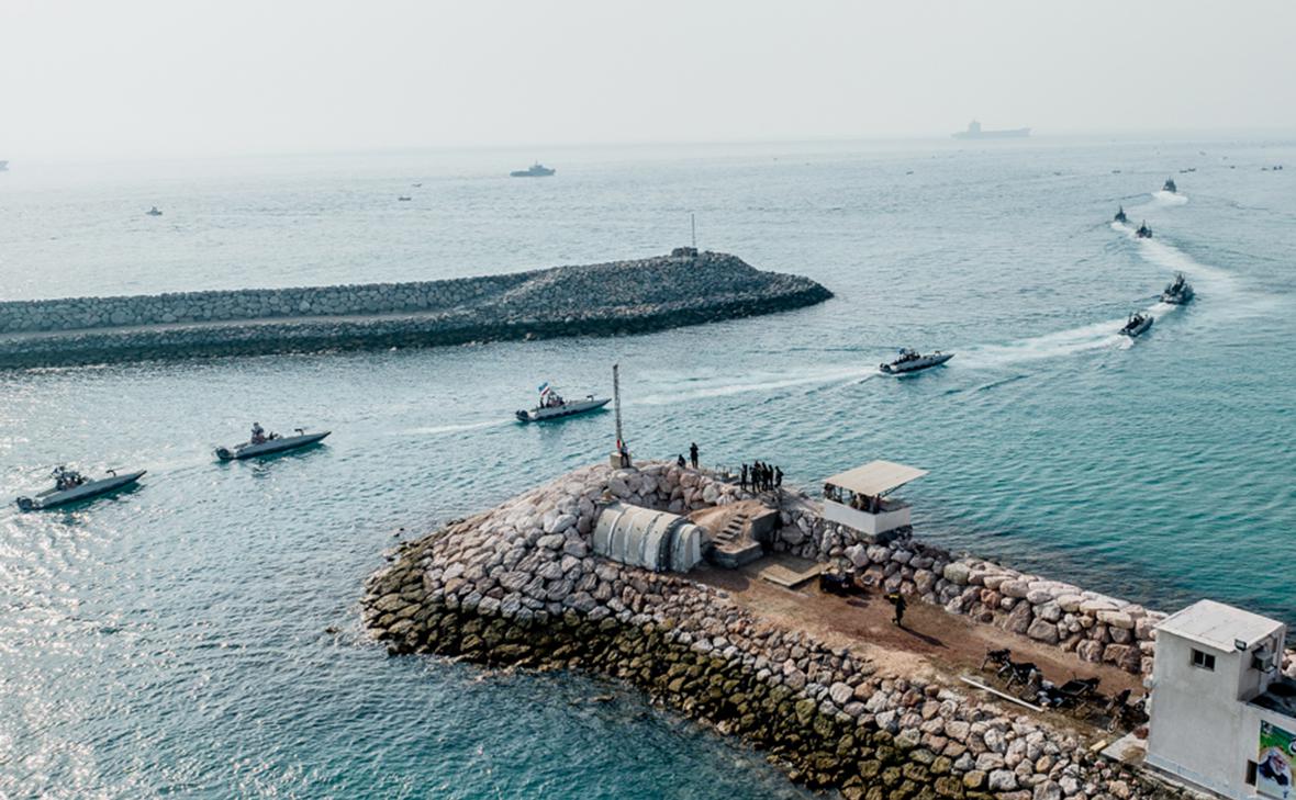 Иранские военные учения на острове Абу-Муса