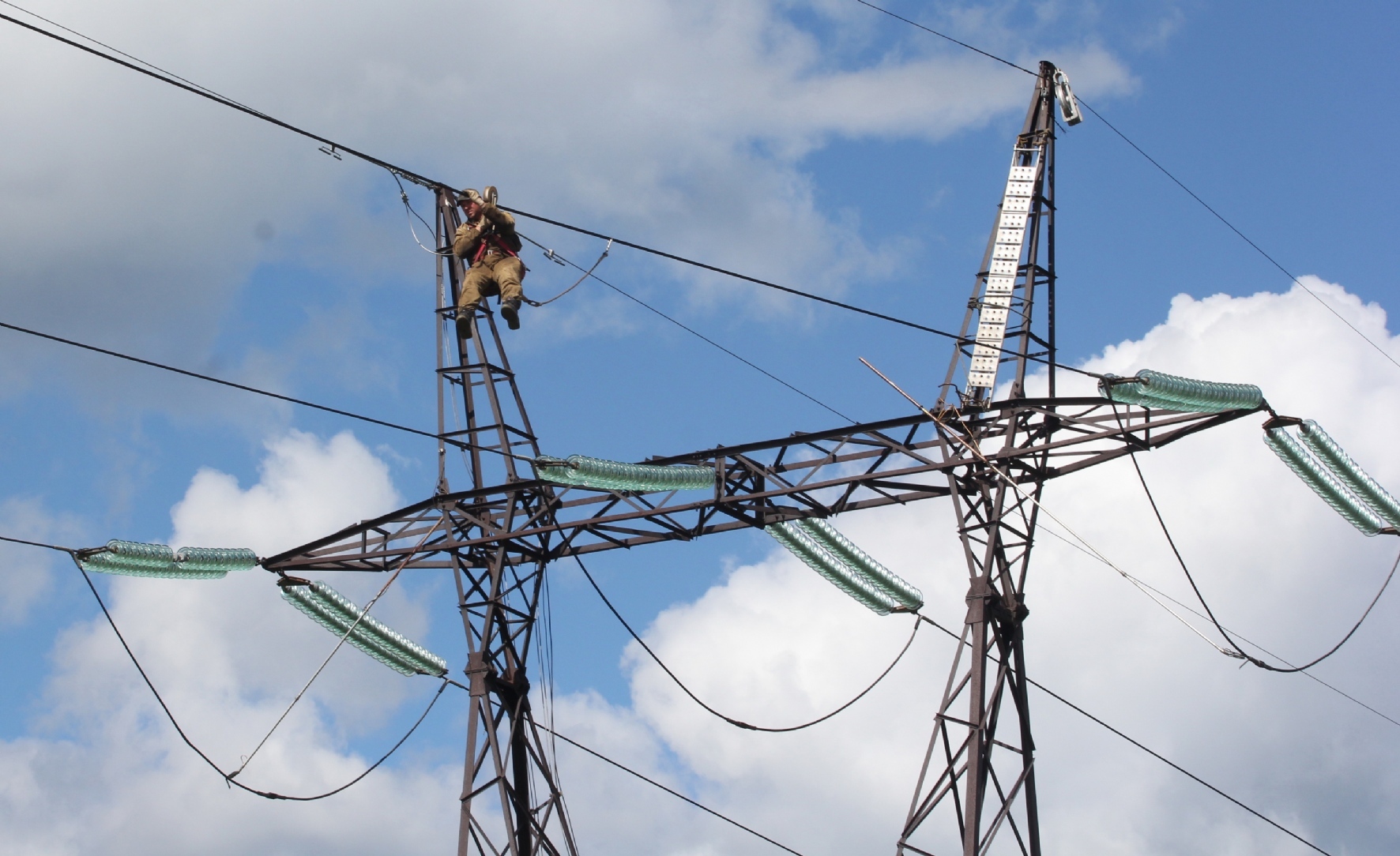 Ремотные работы на линии электропередачи