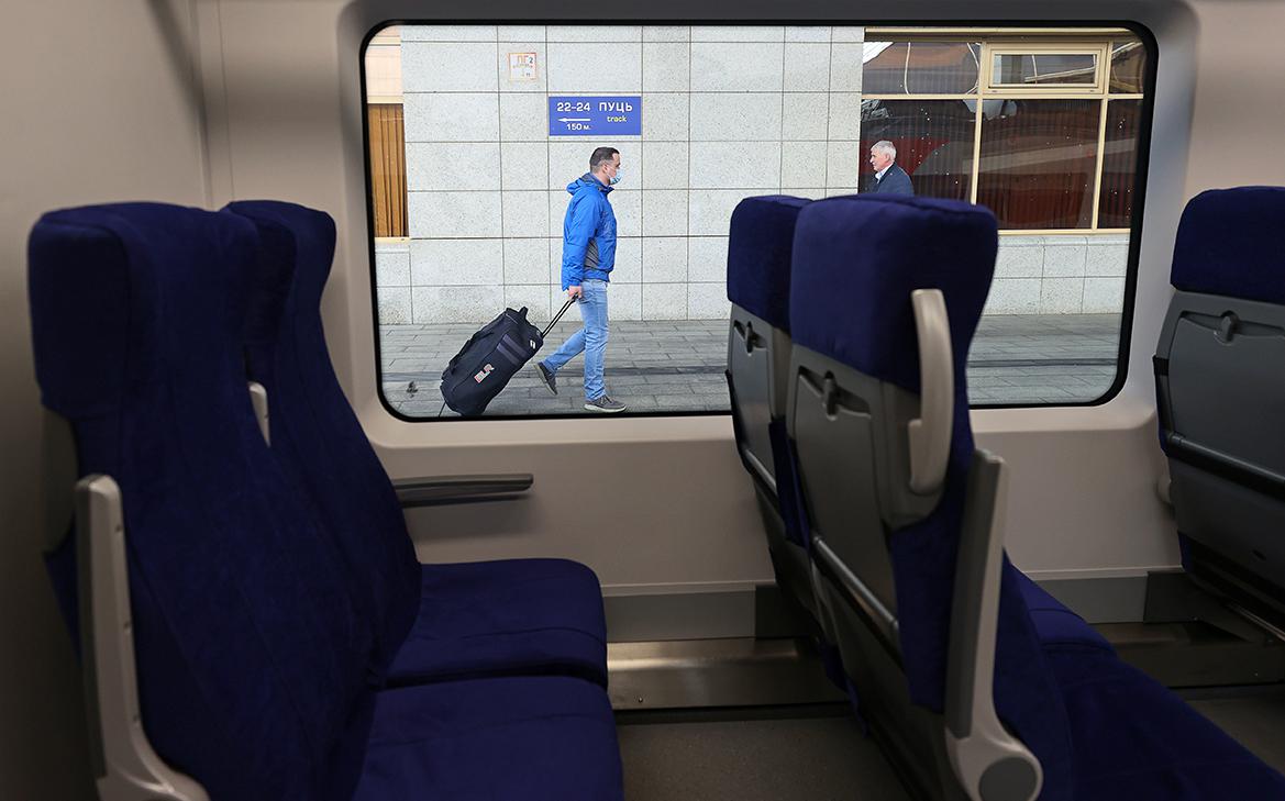 Поезд Петербург — Брест остановили в Белоруссии по техническим причинам