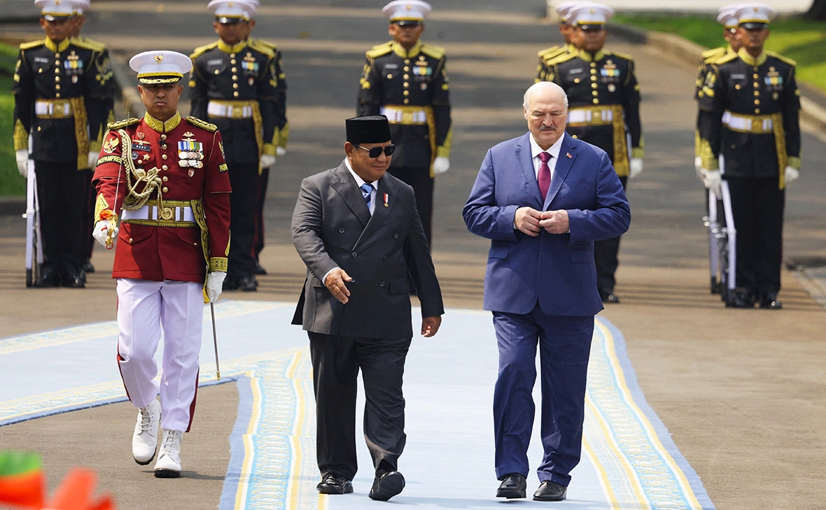 Ajeng Dinar Ulfiana / Reuters