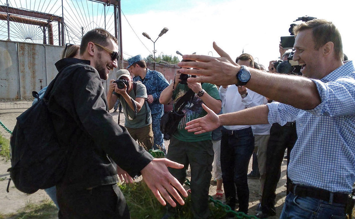 Олег Навальный и Алексей Навальный (слева направо)