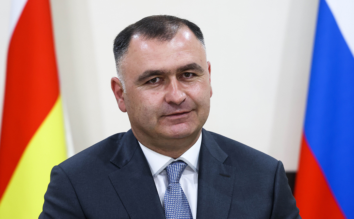 У президента Южной Осетии выявили COVID перед встречей с Путиным"/>














