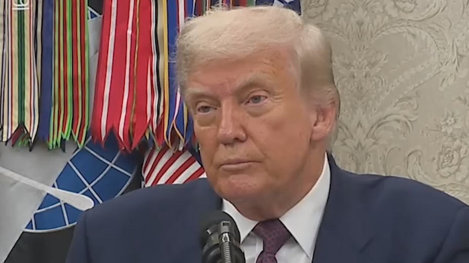 Трамп анонсировал новые вторичные санкции против России