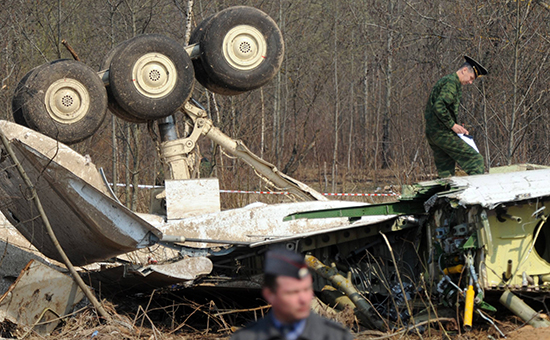 Обломки самолета президента Польши Леха Качиньского разбившегося&nbsp;под Смоленском